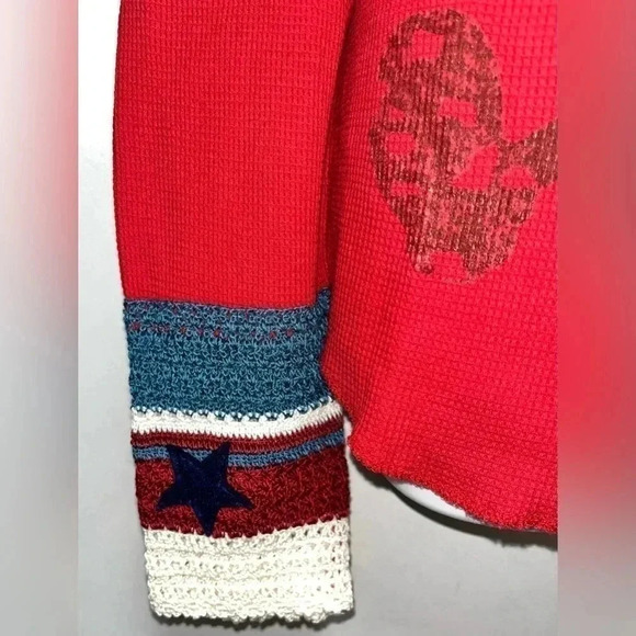 Disney Parks Mickey Mouse Thermal Sweater Womens Large Red Crochet Sleeves - Picture 3 of 4